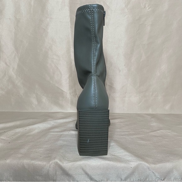 Oak + Fort 10 Gray Heeled Boots - Picture 7 of 14